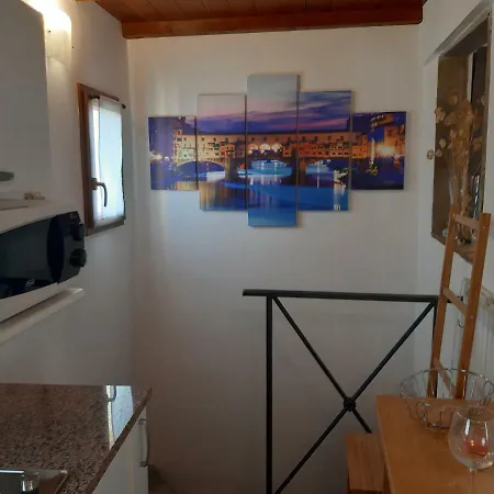 Porcellana Twenty-six Wi-fi Apartment Florence